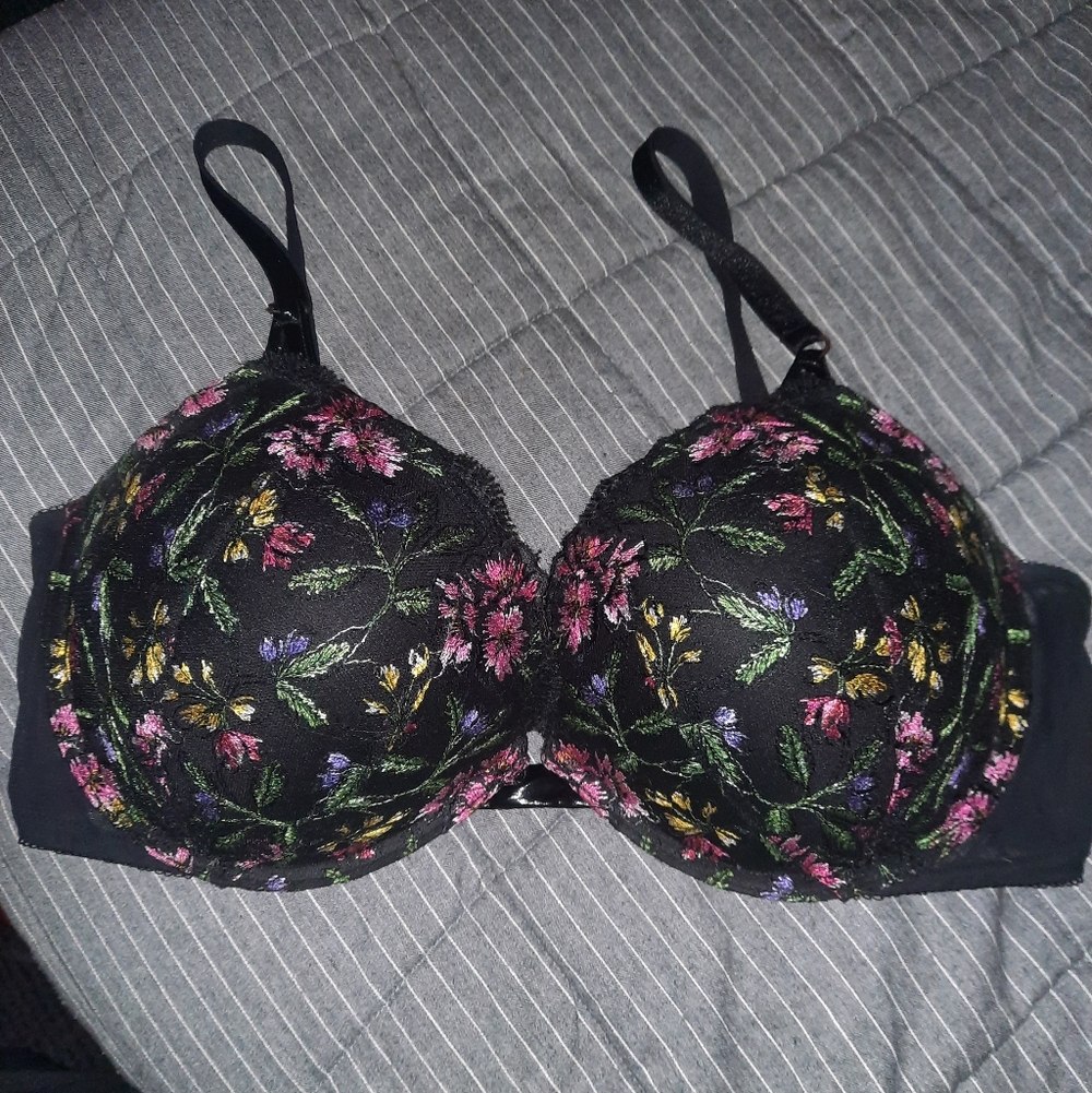Victoria's Secret " Very Sexy" Collection Push Up Bra